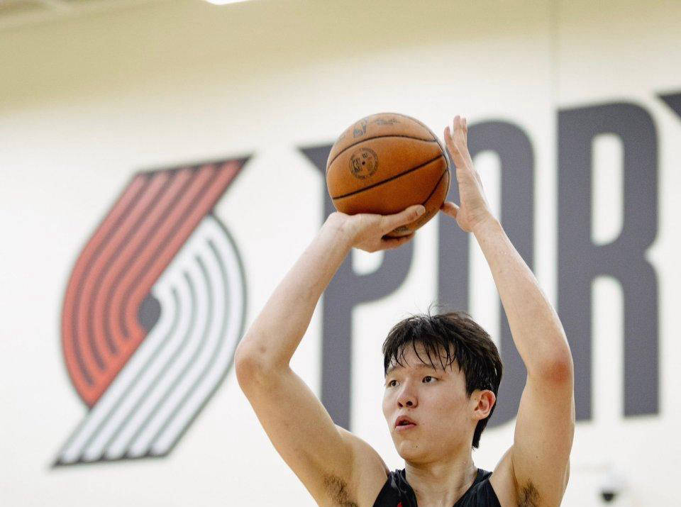 包含赛地聚焦——CBA常规赛今夜热度飙升；芝加哥公牛复出首秀；话题不断；高层口径保持一致的词条